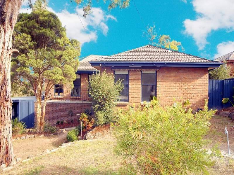 10 Corrong Cres, Mooroolbark VIC 3138