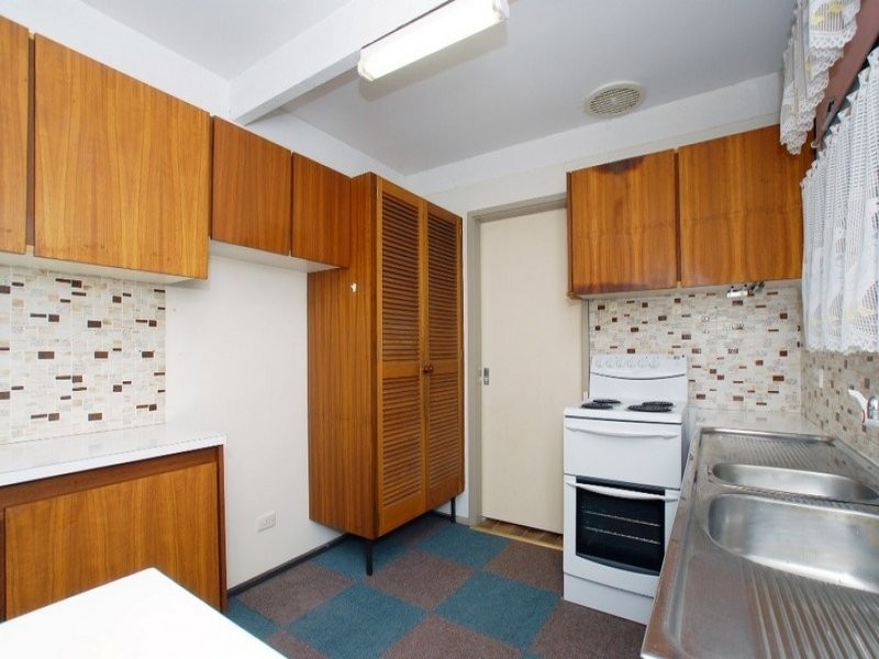 16 Walnut Drive, Kilsyth VIC 3137