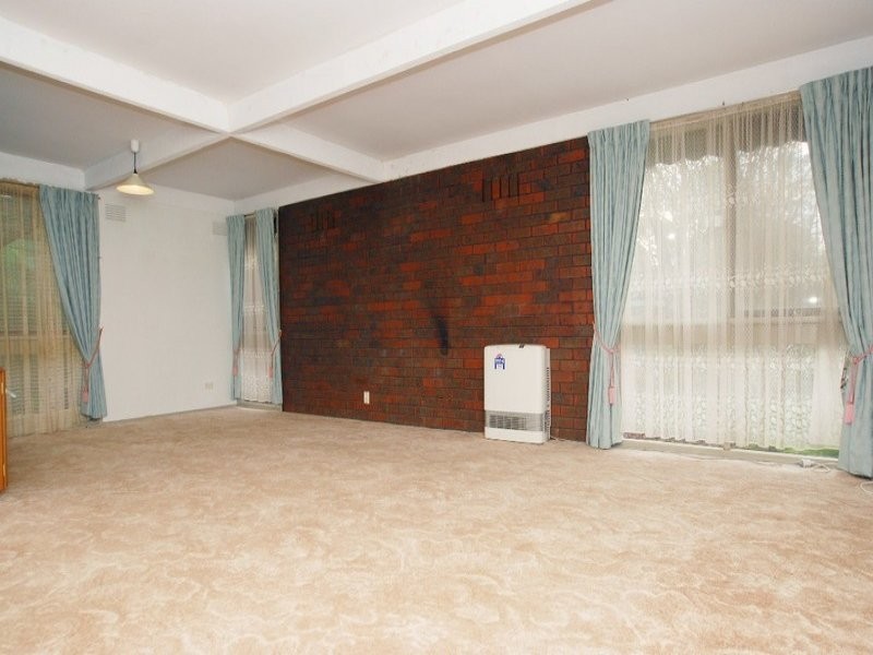 16 Walnut Drive, Kilsyth VIC 3137