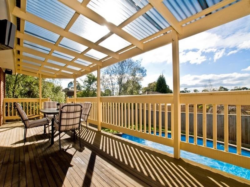 2 WOOLMER COURT, Croydon Hills VIC 3136