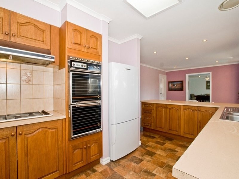 2 WOOLMER COURT, Croydon Hills VIC 3136