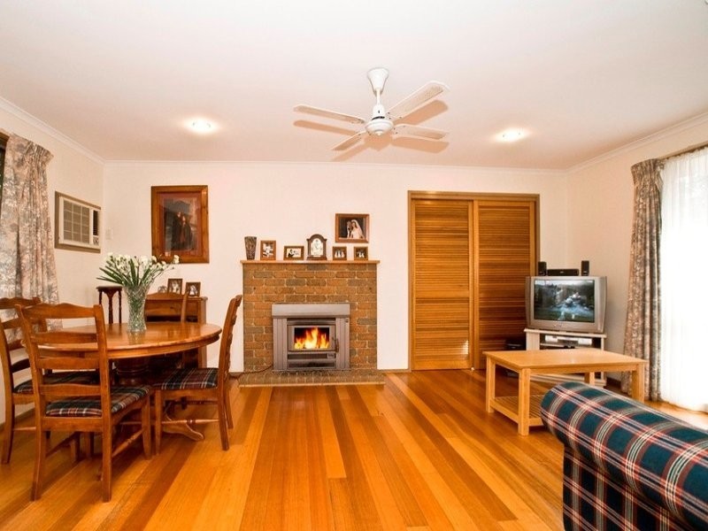 7 ESKDALE DRIVE, Croydon Hills VIC 3136