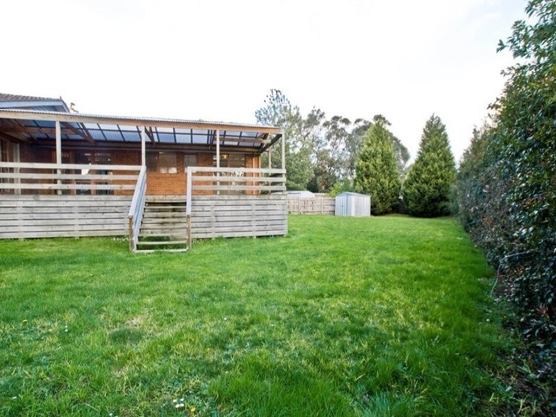 10 HELSTON COURT, Croydon Hills VIC 3136