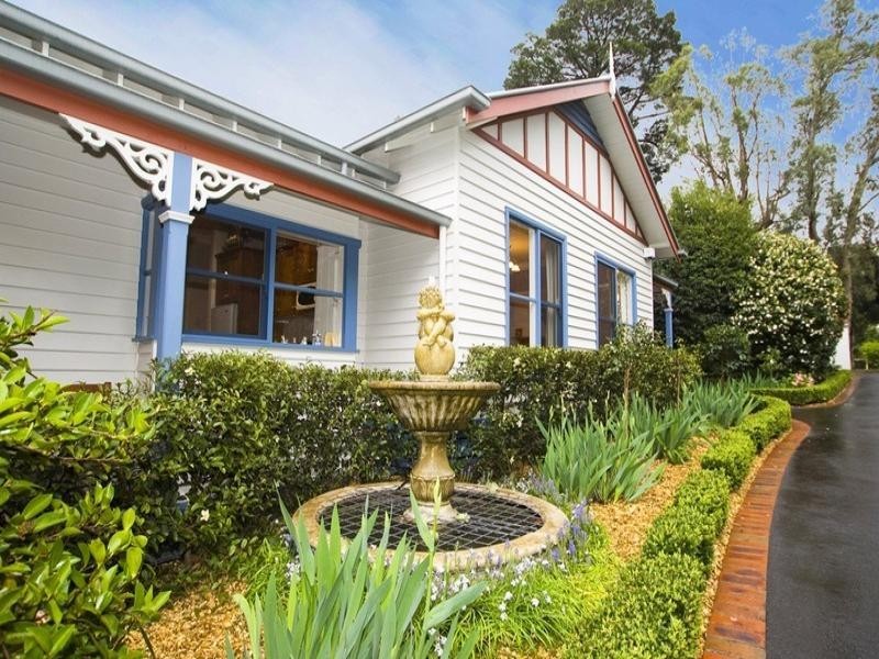 890 MOUNT DANDENONG ROAD, Montrose VIC 3765