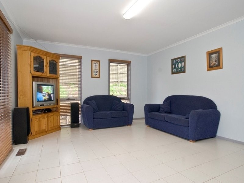 15 NANGATHAN WAY, Croydon North VIC 3136