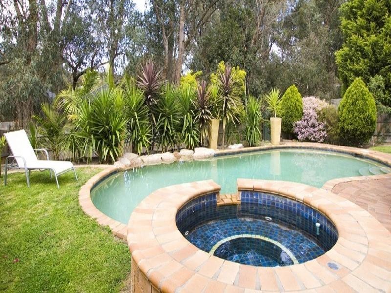 26 CROSSMAN DRIVE, Croydon Hills VIC 3136