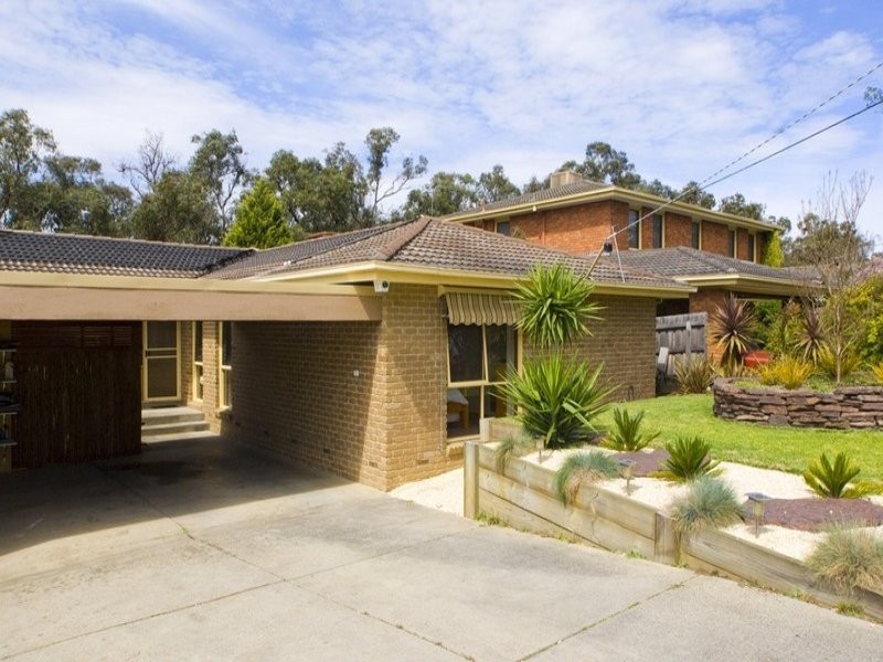 26 CROSSMAN DRIVE, Croydon Hills VIC 3136