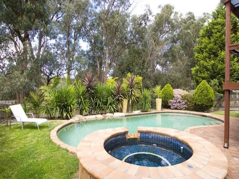 26 CROSSMAN DRIVE, Croydon Hills VIC 3136