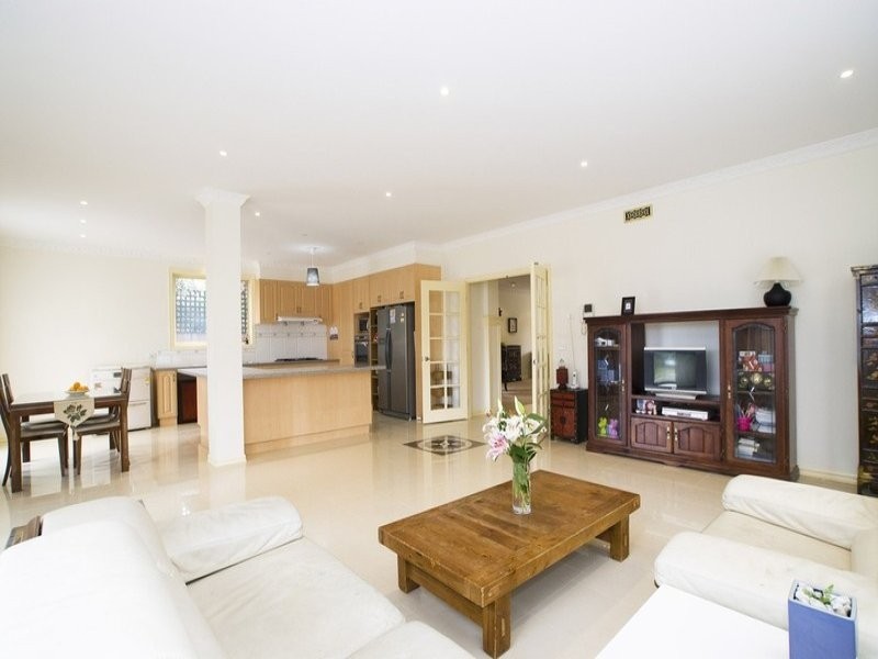 11 NYANDA COURT, Croydon VIC 3136