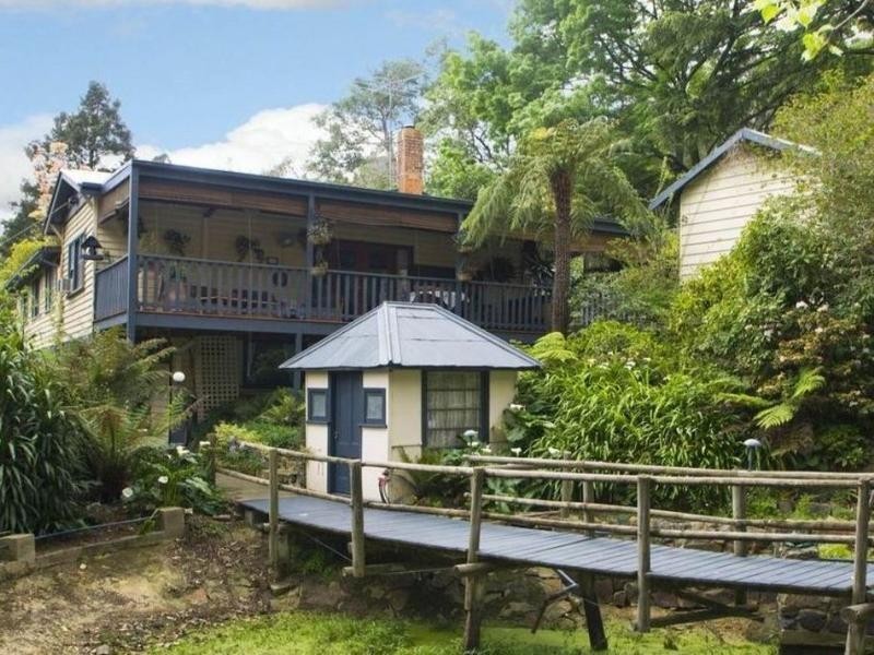 42 BROWNS ROAD, Montrose VIC 3765