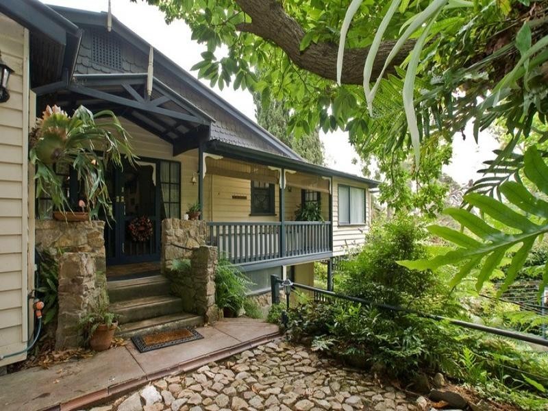 42 BROWNS ROAD, Montrose VIC 3765