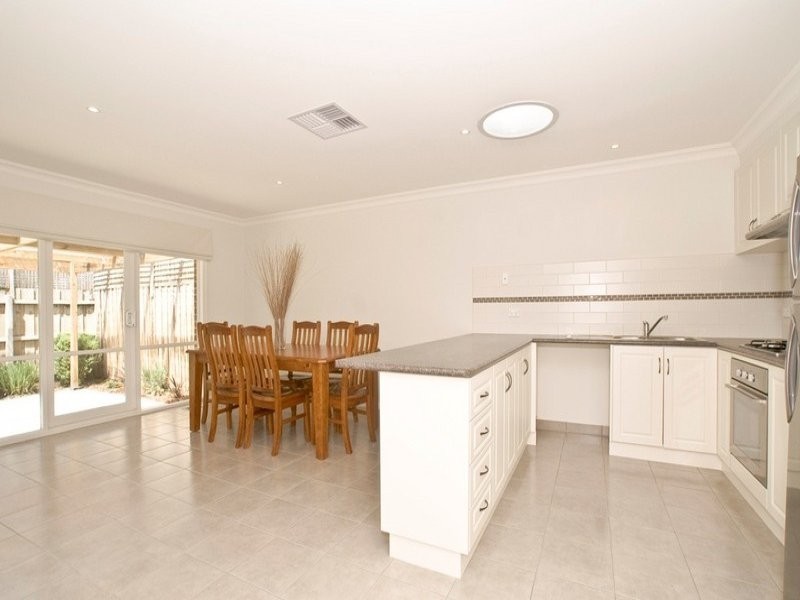 2 NICKSON CLOSE, Bayswater North VIC 3153