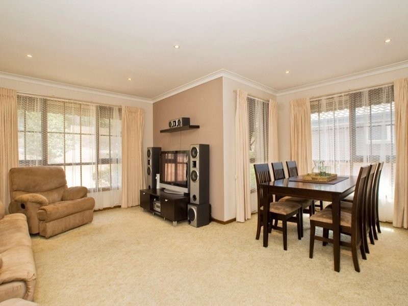 70 WARRIEN ROAD, Croydon North VIC 3136