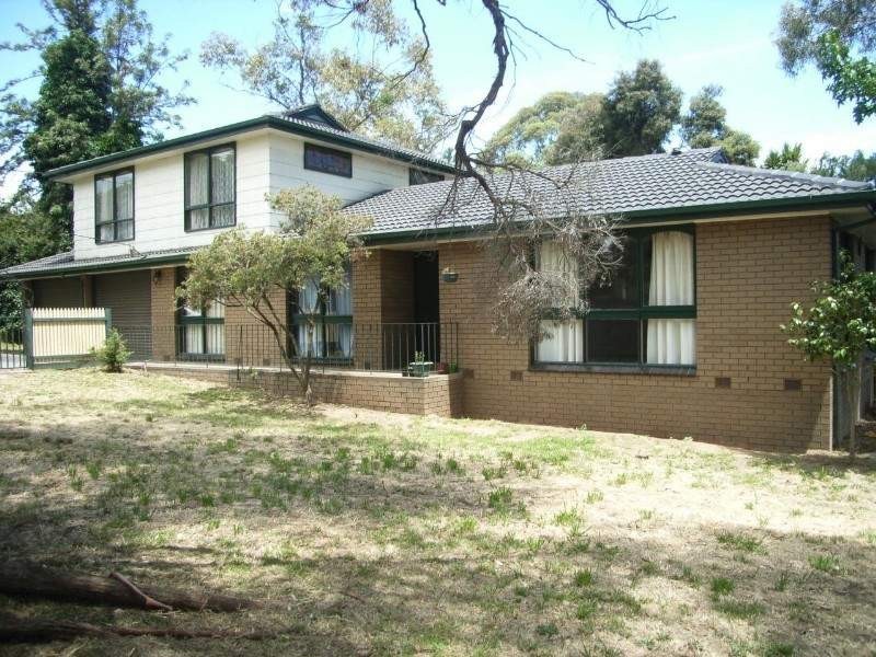 67 Lee Ann Crescent, Croydon VIC 3136