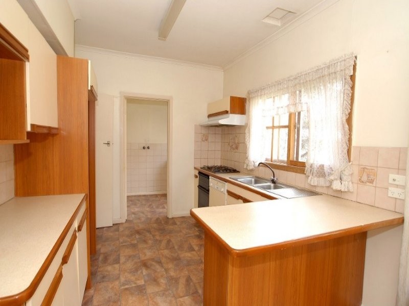 102 Bogong Ave, Glen Waverley VIC 3150