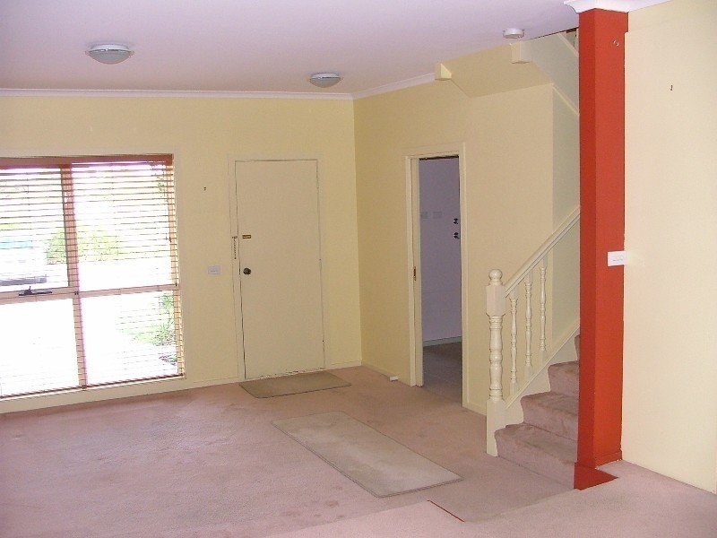 38 Kierens Way, Chadstone VIC 3148