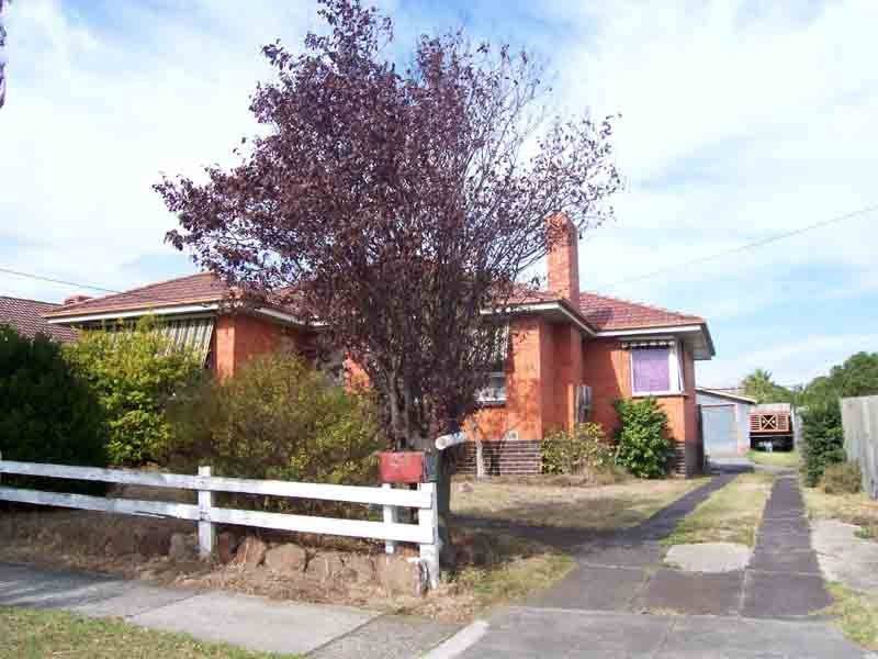 27 Doveton Ave, Doveton VIC 3177