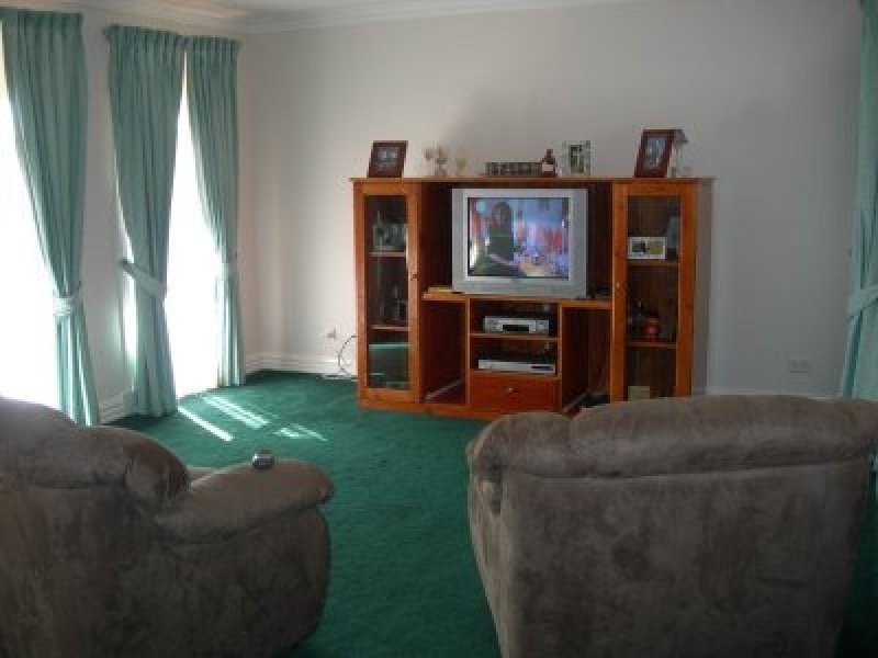 22 Johnbatman Drive, Melton West VIC 3337