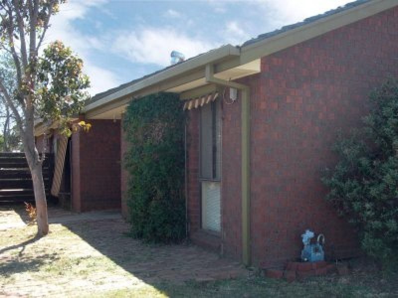 46 Bernard Drive, Melton South VIC 3338