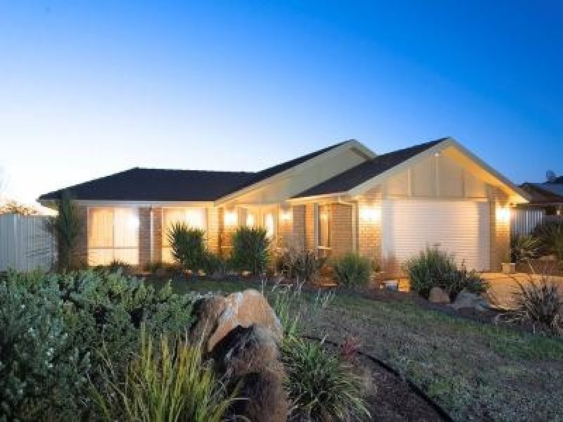 19 Maplewood Close, Brookfield VIC 3338
