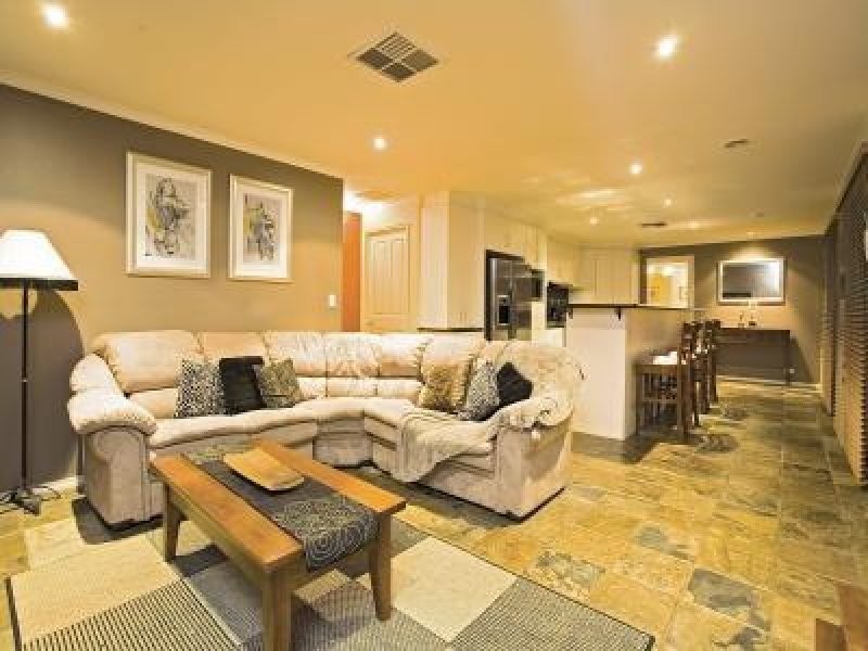 19 Maplewood Close, Brookfield VIC 3338
