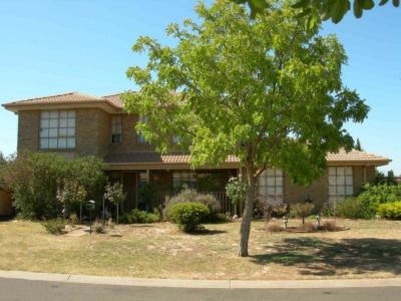 7 Cahill Drive, Brookfield VIC 3338