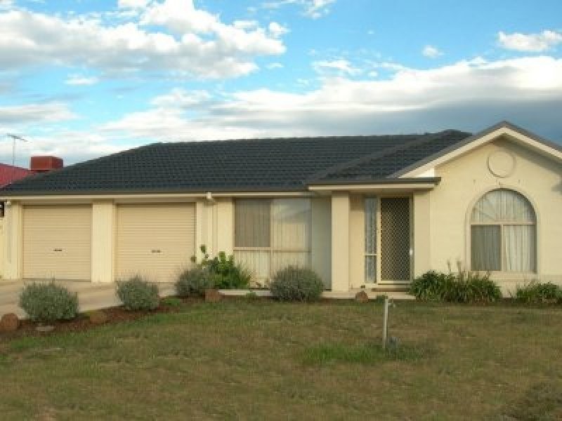 6 Maximus Court, Melton VIC 3337