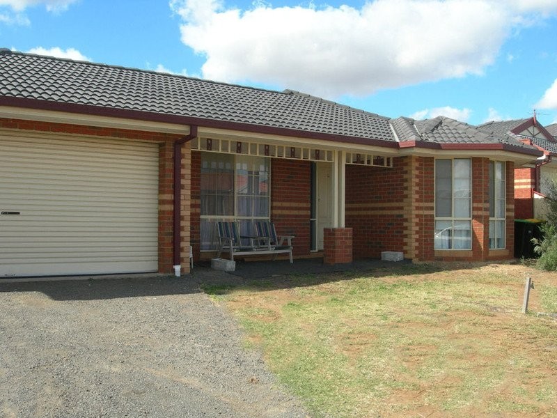 76 Darlingsford Boulevard, Melton VIC 3337