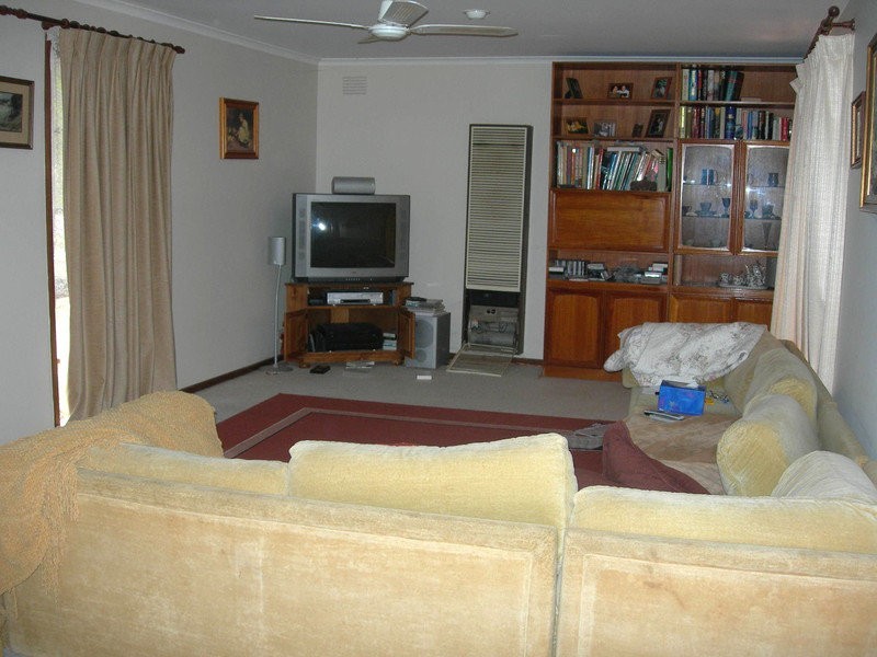 5 Odette Place, Melton West VIC 3337