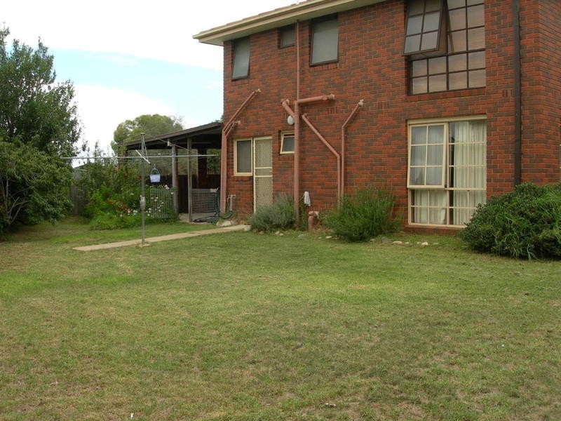 5 Odette Place, Melton West VIC 3337