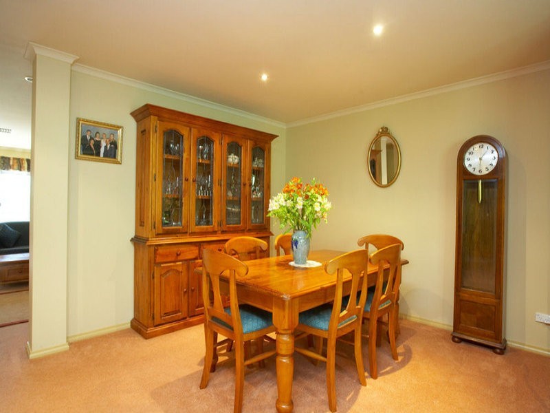 2 Gleneagles Drive, Melton West VIC 3337