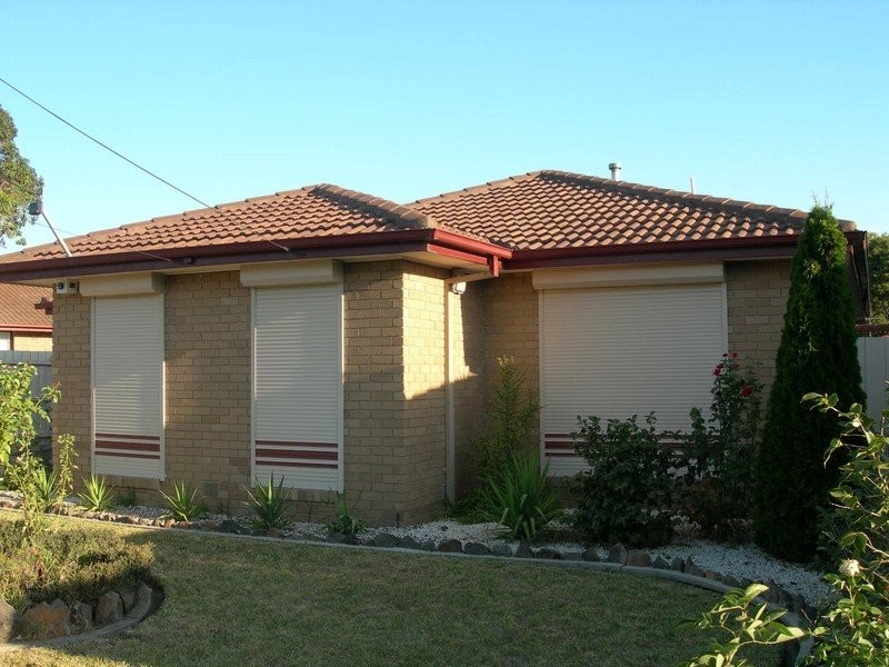 35 Blackwood Drive, Melton South VIC 3338