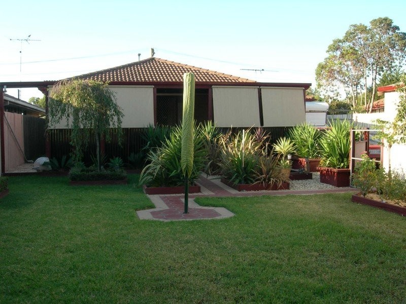 35 Blackwood Drive, Melton South VIC 3338