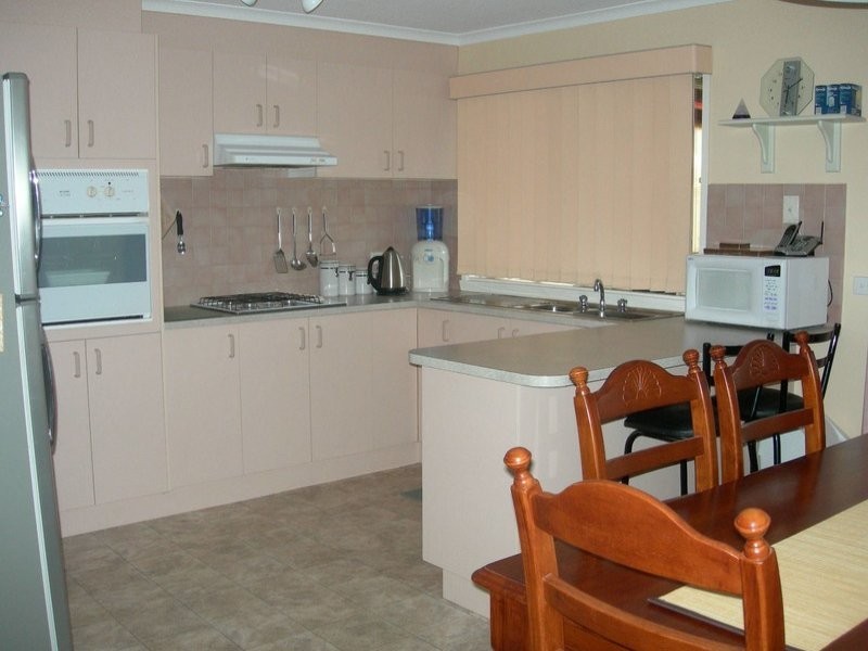 35 Blackwood Drive, Melton South VIC 3338