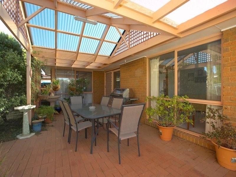 2 Silber Court, Melton West VIC 3337