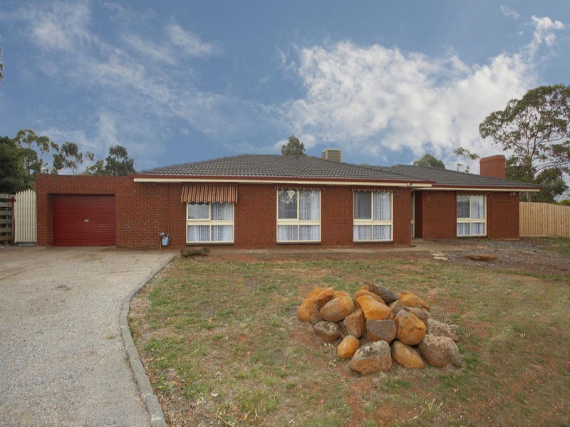 88 West Melton Drive, Melton West VIC 3337