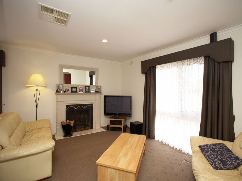 88 West Melton Drive, Melton West VIC 3337