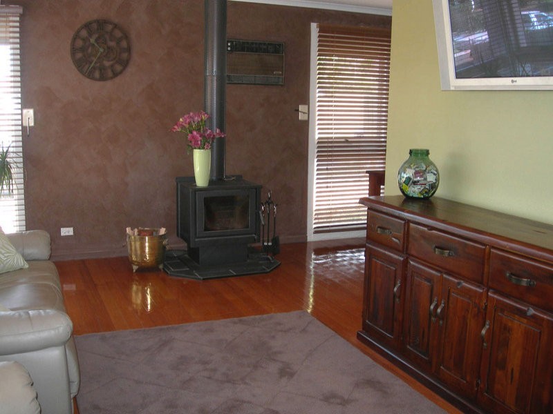 32 Gretel Grove, Melton VIC 3337