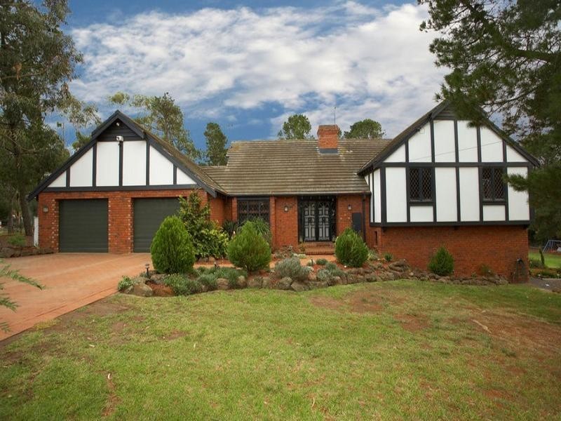 46 Burtons Road, Toolern Vale VIC 3337