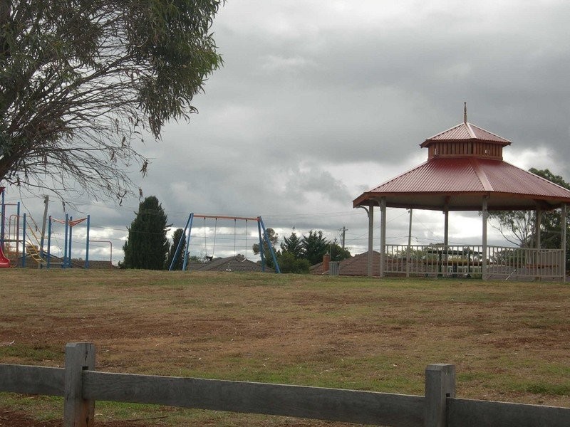 72 Hume Avenue, Melton South VIC 3338