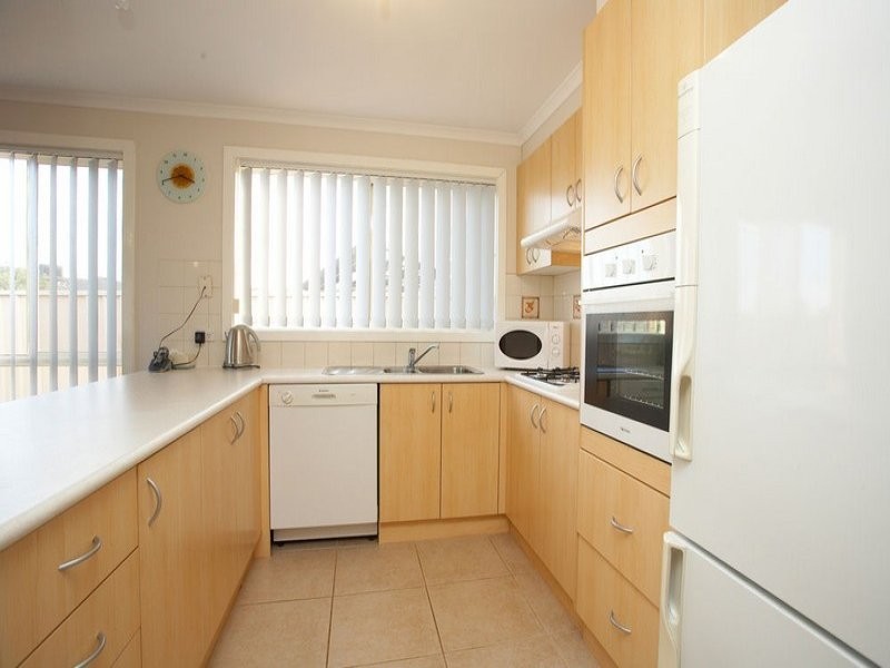 2 Brazil Court, Melton West VIC 3337