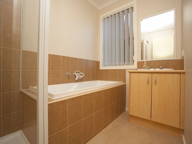 2 Brazil Court, Melton West VIC 3337