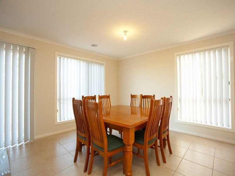 2 Brazil Court, Melton West VIC 3337