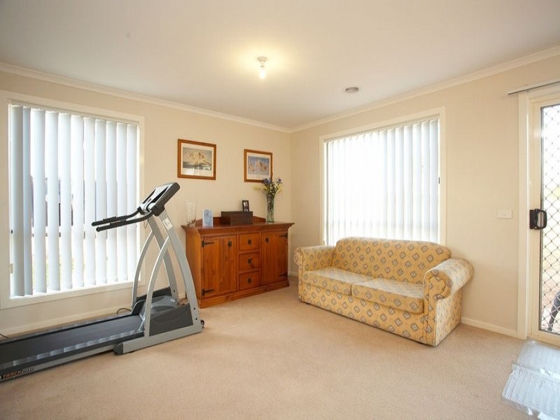 2 Brazil Court, Melton West VIC 3337