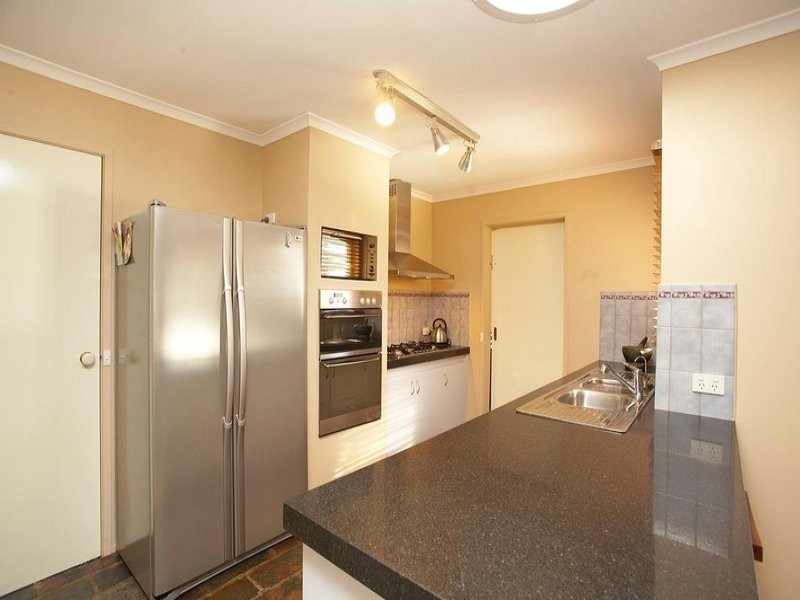 34 Blackdog Drive, Melton South VIC 3338