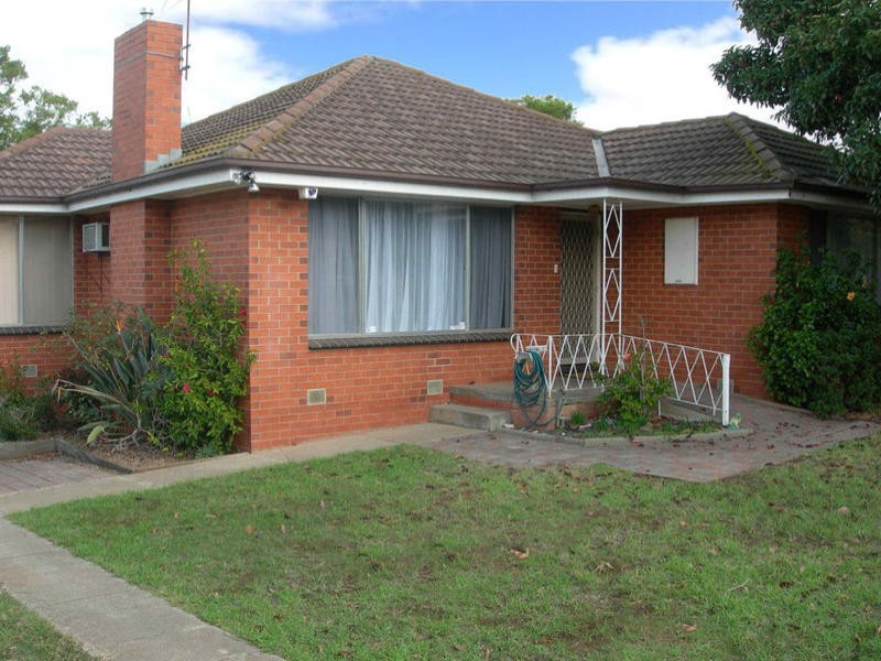 3 Manson Drive, Melton South VIC 3338