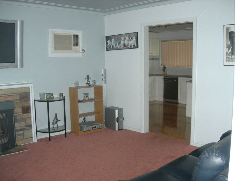 3 Manson Drive, Melton South VIC 3338