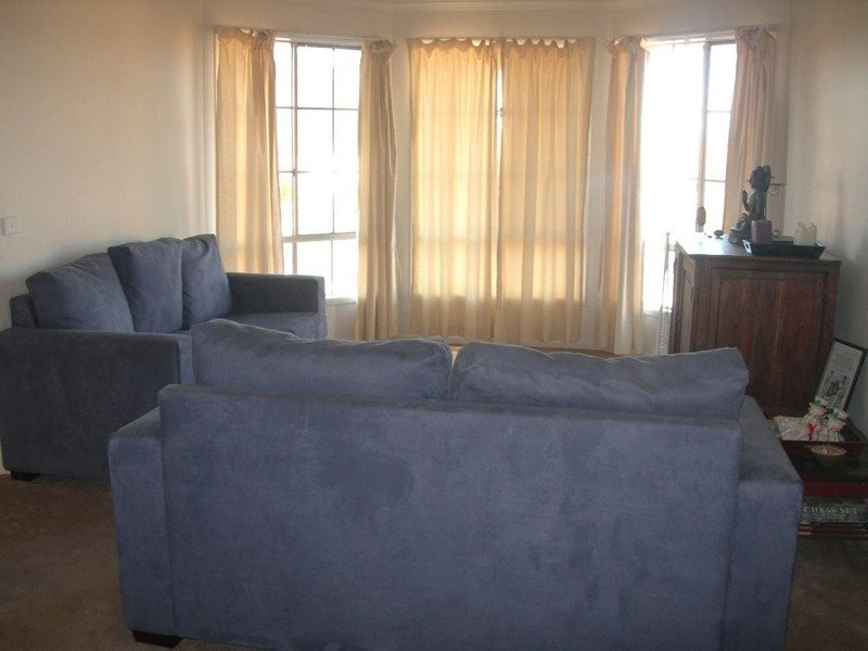 21 Glenfield Avenue, Melton West VIC 3337