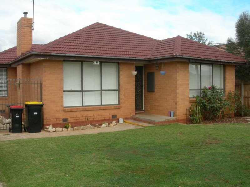 41 Falcon Drive, Melton VIC 3337