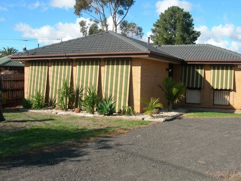 17 Risson Street, Melton South VIC 3338